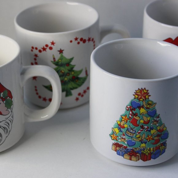 4 Pc Vintage Christmas Mugs Made in Korea Coffee Tea Hot Chocolate Toddy Set - Picture 6 of 10